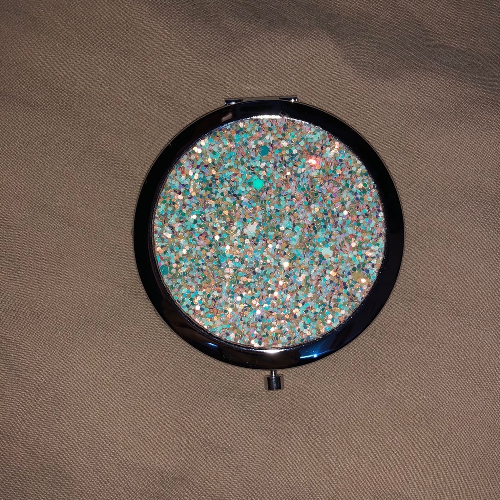 Compact mirror - Picture 2 of 5